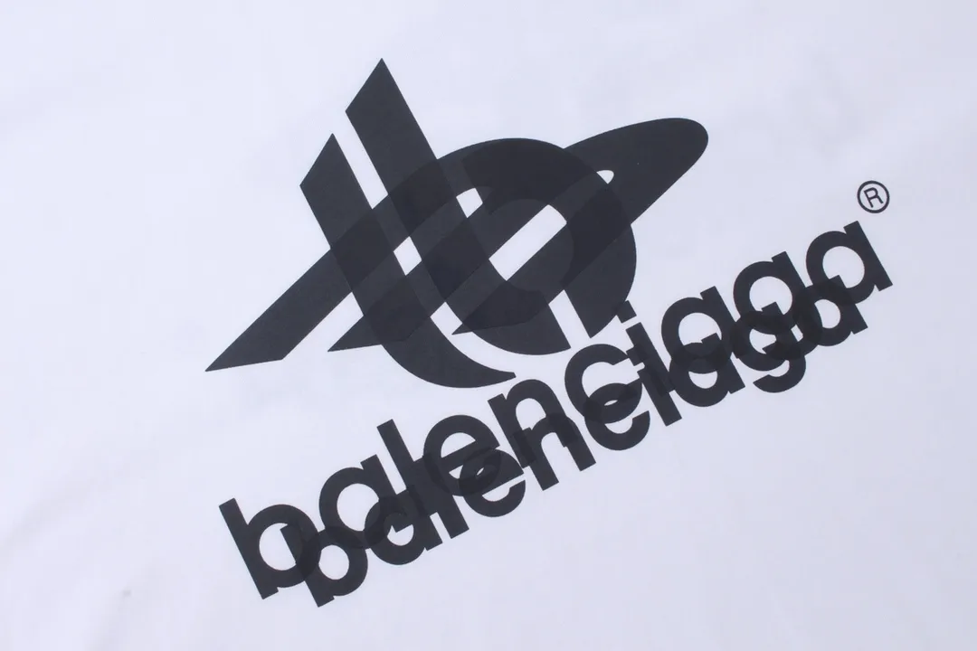 【 . Quality】BALENCI*GA/ .2024New Arrival. LOGOClassic T . . Authentic ， ！ ZP . 260 ， . ， ，。 。Classic ，LOGO ， ， 。 . ， ， ， OS . Same Style ：BL 223213 ：Black，White， Size：XS L